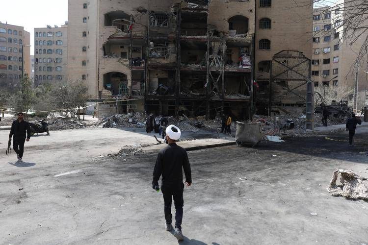 Iran, rischio pena di morte per chi filma danni causati da raid