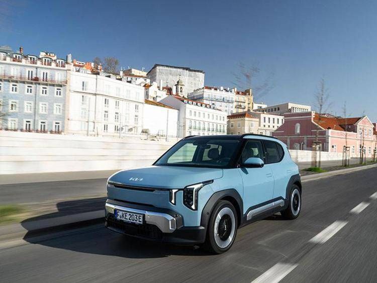 KIA EV2, il SUV elettrico compatto che punta all’Europa