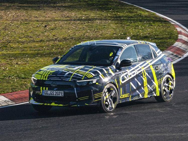 Opel Corsa GSE, test al Nurburgring per la nuova elettrica sportiva