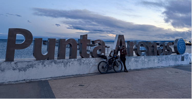 L'ultracyclist Di Felice completa la traversata del Sud America