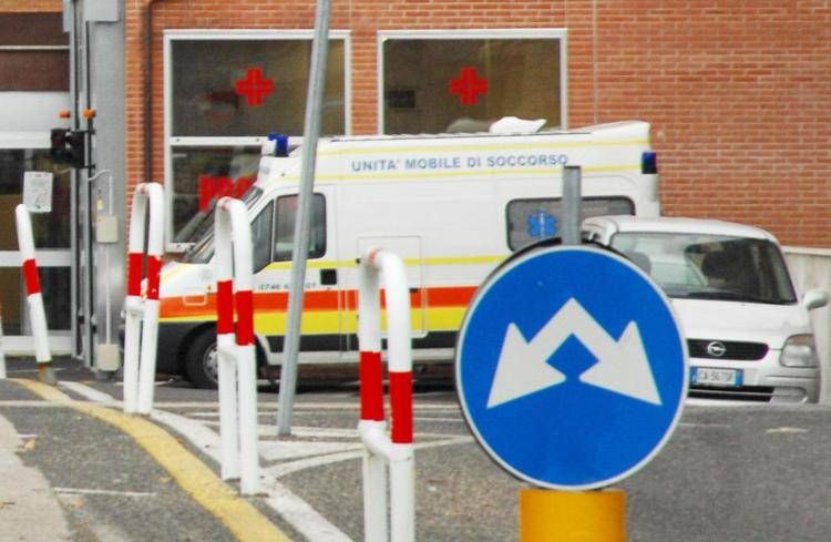 Ambulanza, immagine di repertorio (Fotogramma/Ipa)