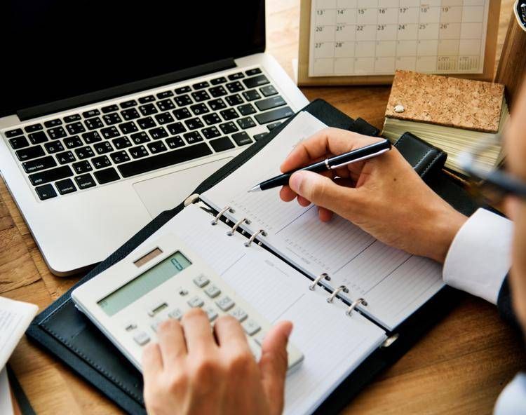 Bonifici bloccati dal 2 al 6 aprile, perché: come trasferire il denaro