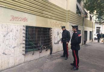 Roma, molotov esplosa davanti a un palazzo a San Giovanni