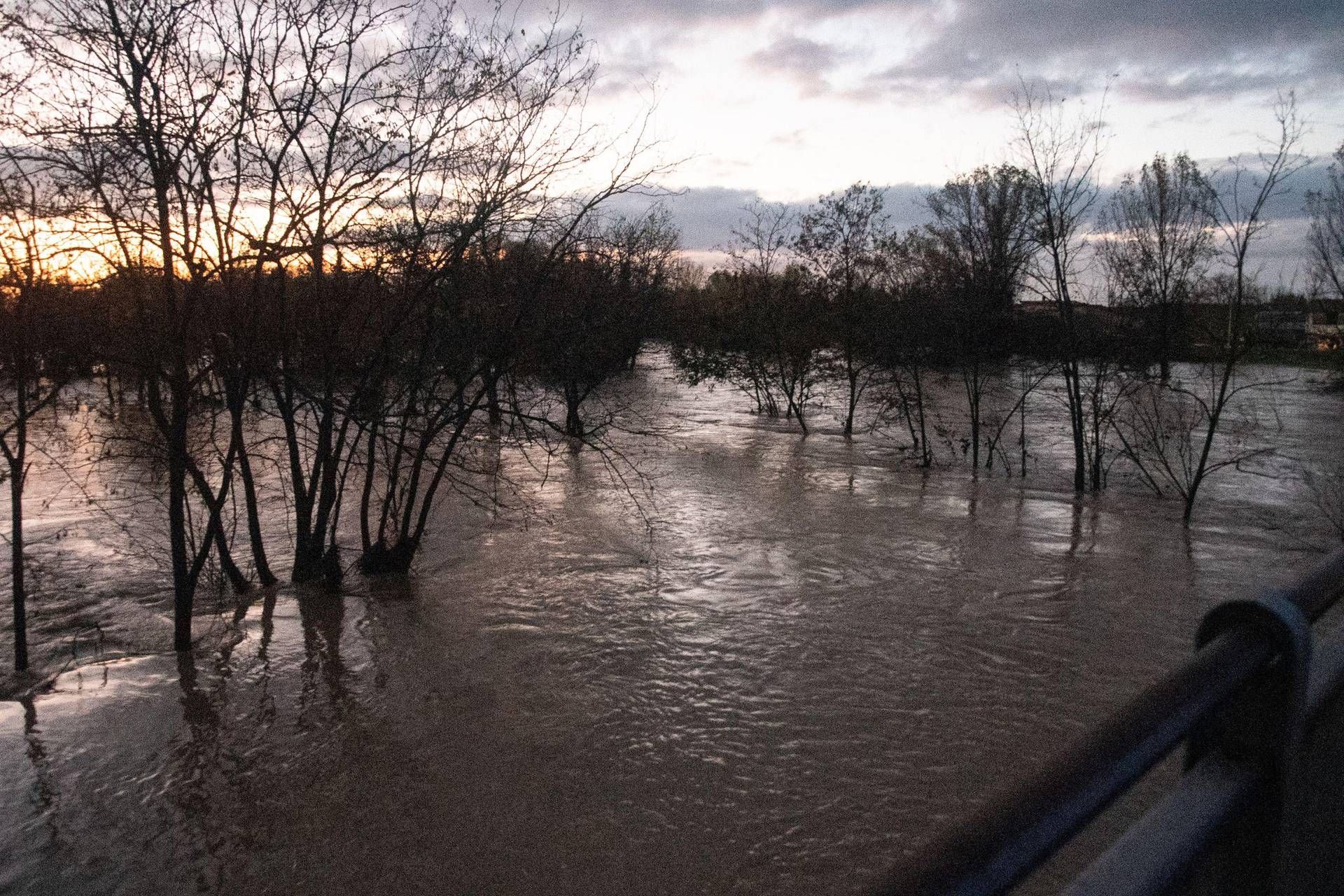 Maltempo, allerta meteo rossa, arancione e gialla oggi 3 aprile: le regioni interessate
