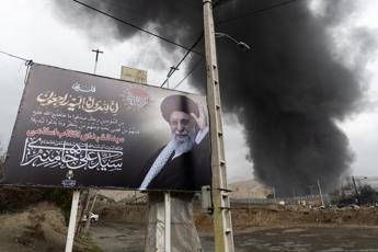 Fumo dopo bombardamento in Iran - Afp