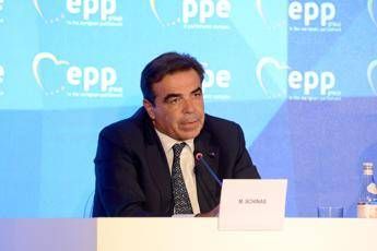 Il nuovo ministro dello Sviluppo Rurale greco, Margaritis Schinas, è stato vicepresidente della Commissione Europea: Mitsotakis lo ha scelto per gestire lo scandalo dei fondi agricoli e i rapporti con l'Eppo  - Fotogramma/Ipa