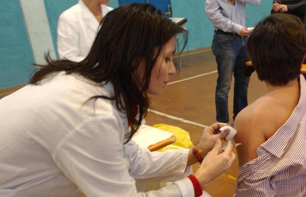 https://www.adnkronos.com/resources/02a4-205725582957-63e644219bc4-1000/format/huge/vaccinazione_antimeningite_ipa_fg.jpeg