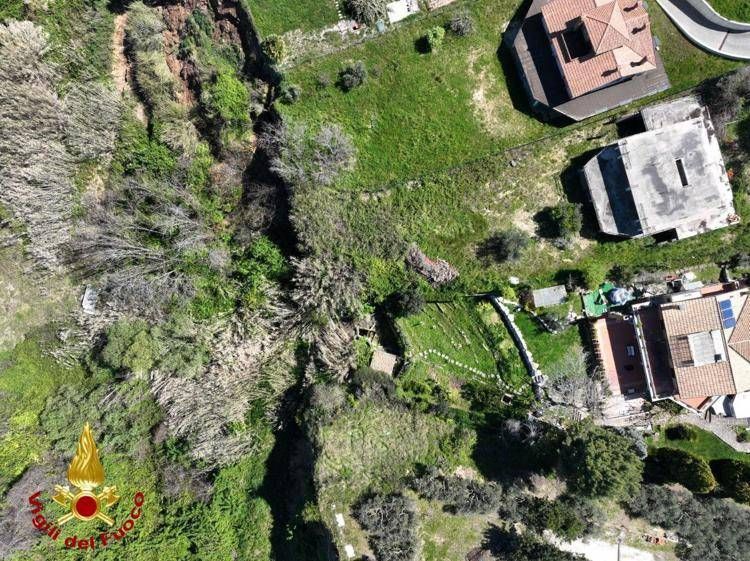 La frana di Petacciato, foto dei Vigili del fuoco 