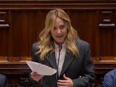 Meloni frena l'applauso in Aula durante l'informativa: 