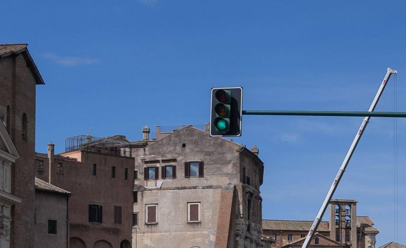 https://www.adnkronos.com/resources/02a4-20598f695bd3-fb9a67e0e4e9-1000/ftg_ipa73078781_semaforo_roma_ipa.jpeg
