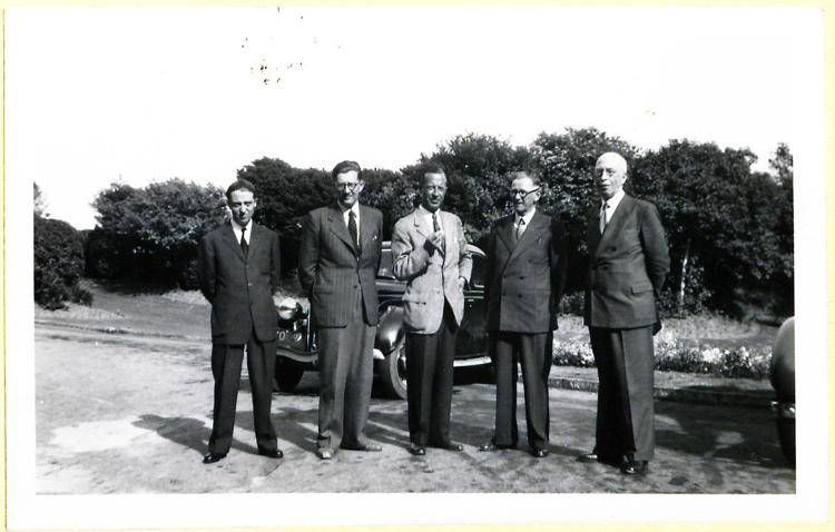 La missione di Enrico Cuccia (primo da sinistra) a Eastbourne nel 1947 - Fonte: Archivio Storico Mediobanca