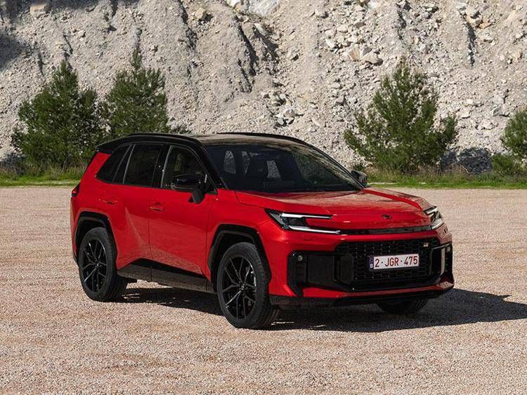 Nuovo Toyota RAV4, una sesta generazione ibrida