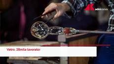 Contratti, aumento di 206 euro per i 28mila lavoratori del vetro - Video