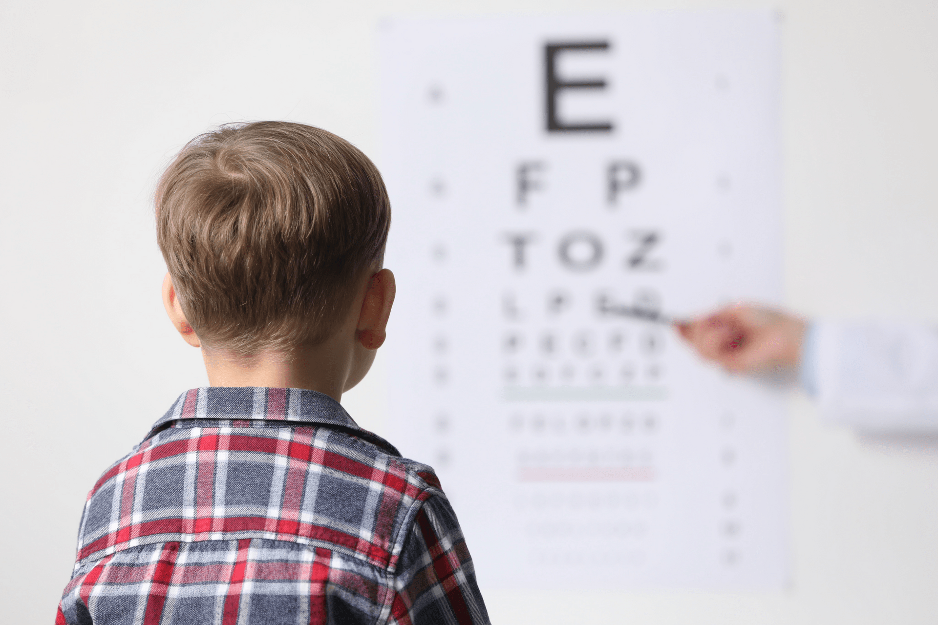 Miopia pediatrica, disponibile in Italia un collirio che la rallenta Miopia pediatrica, disponibile in Italia un collirio che la rallenta