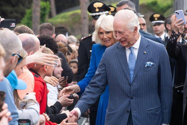 Carlo e Camilla in Italia, inaugurata la mostra a Villa Wolkonsky