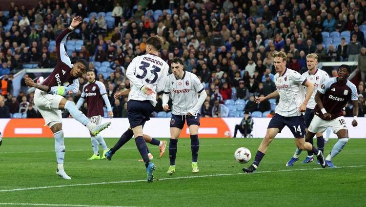 Una fase di Aston Villa-Bologna