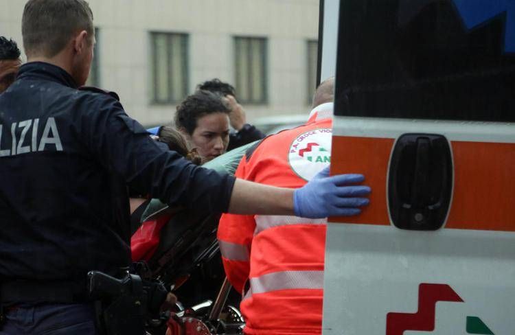 Ambulanza e polizia - Fotogramma - Fotogramma