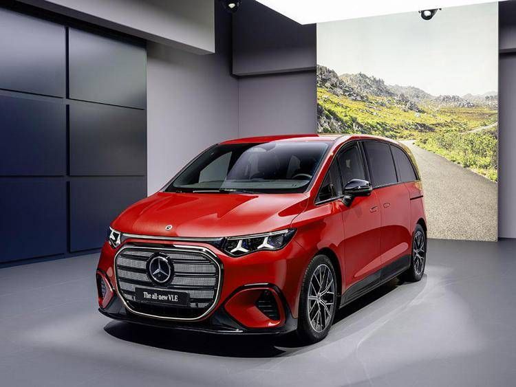 Mercedes VLE: spazio e tecnologia per il monovolume tedesco
