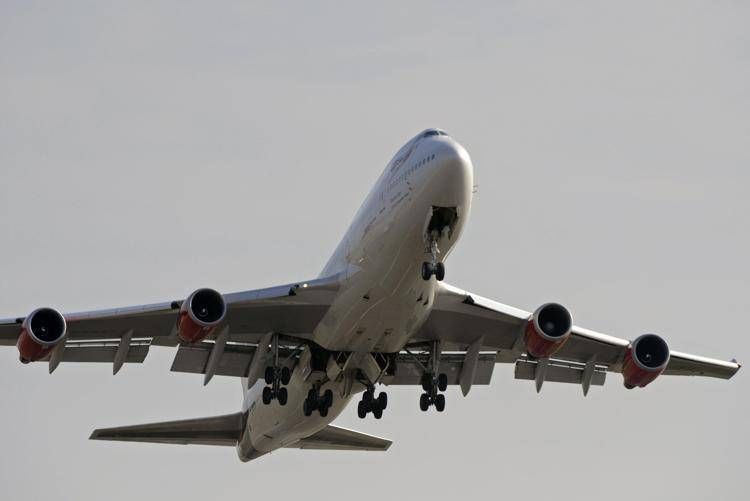 Un Boeing 747 decolla. - Fotogramma/Ipa