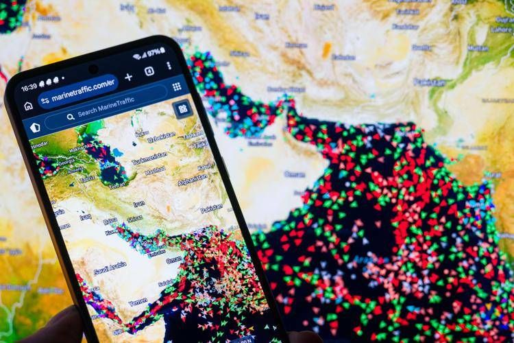 Stretto di Hormuz riaperto, negoziati Iran Usa a rischio