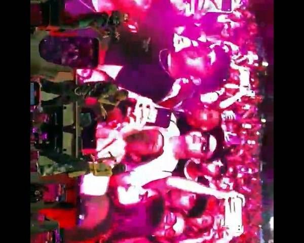 Marracash, sul palco arriva a sorpresa... Elodie: il duetto e l'abbraccio