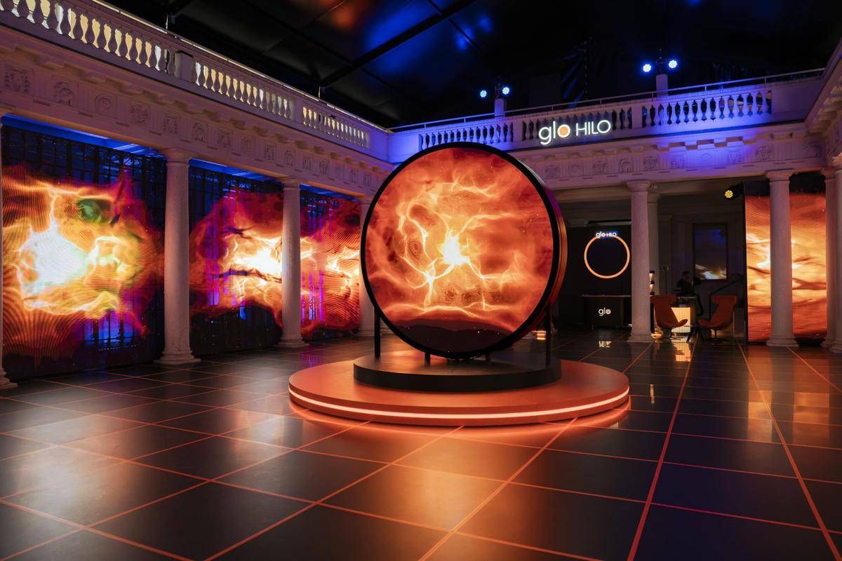 A Milano Your Own Universe, installazione glo for art e 'Numero Cromatico'