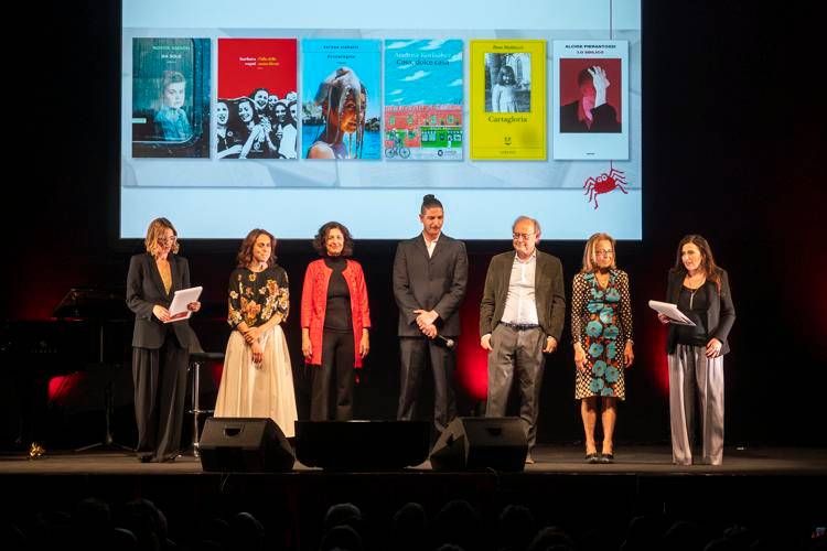 (Un momento della cerimonia finale - ufficio stampa del Premio Wondy)