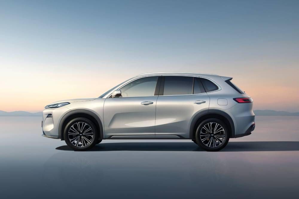 Geely, nel 2025 superati i 3 milioni di veicoli venduti (+39%), +90% modelli elettrificati