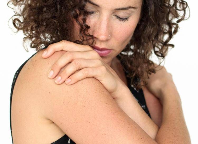 Donna con prurito - (123RF)