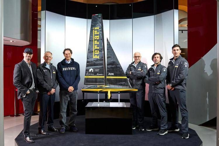 La presentazione di Ferrari Hypersail: da sinistra Manzoni, Vigna, Elkann, Lanzavecchia, Ribigini, Voltolini