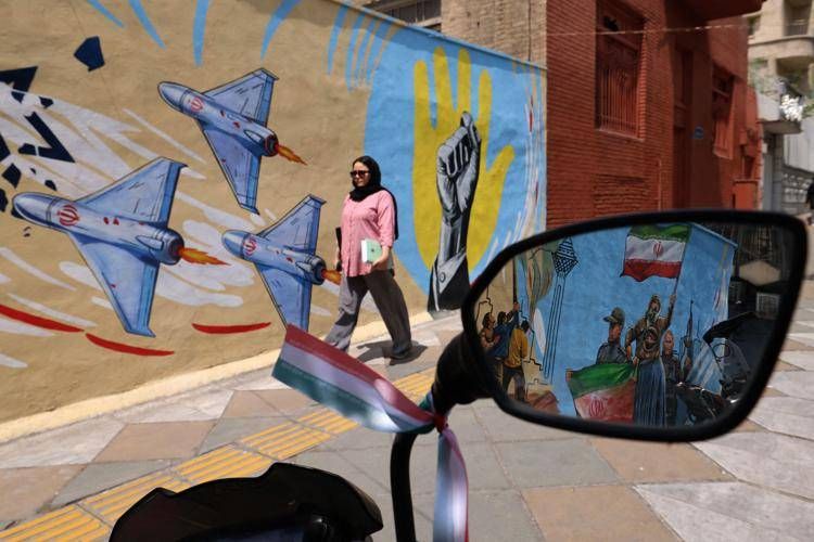 Iran, murales anti Usa a Teheran - Afp