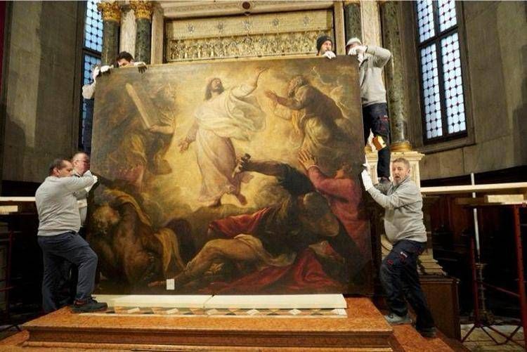 Restauro della Trasfigurazione di Tiziano per l'altare maggiore di San Salvador