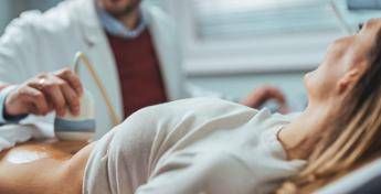 Italiane mamme sempre più tardi, età media 32,7 anni. Appello Ivi: 