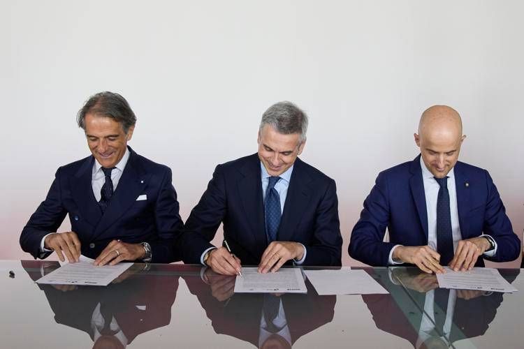 Salone Mobile, siglato accordo per rinnovamento e sviluppo filiera legno-arredo Marche