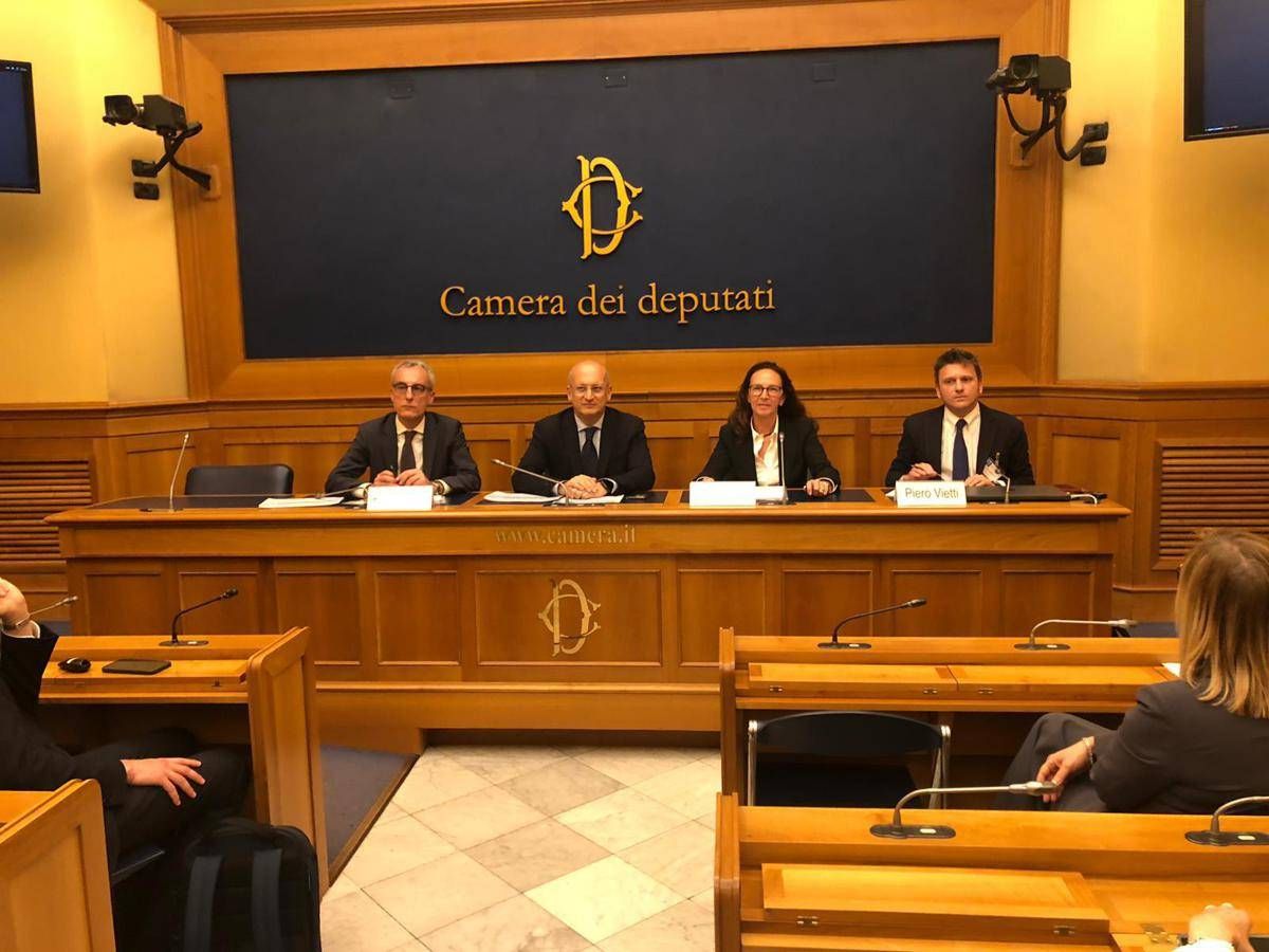 Al via campagna 'Se scegli di bere, bevi responsabilmente', promossa da Diageo ed Esselunga