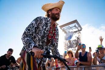 Jova Giro, l’Italia a pedali di Jovanotti: dal Campidoglio al gran finale al Circo Massimo