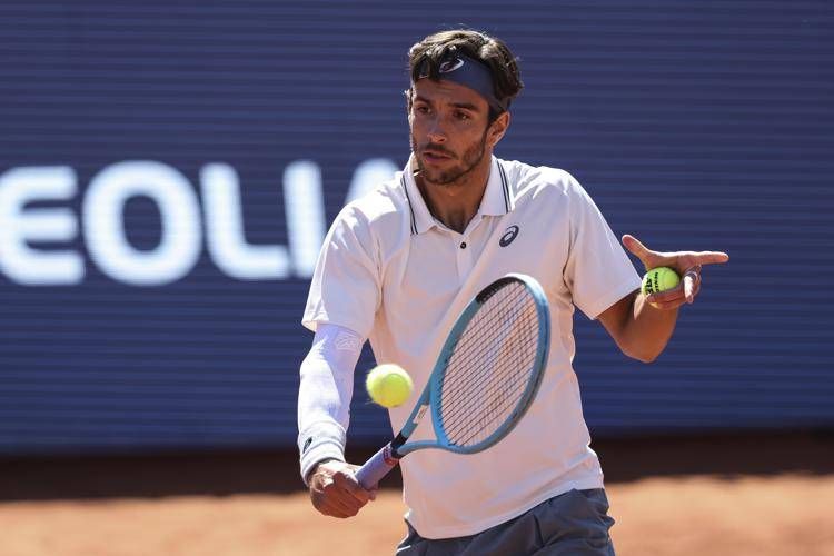 Musetti vola al terzo turno a Madrid: battuto Hurkacz in due set