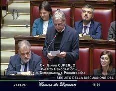 Decreto sicurezza, Gianni Cuperlo cita Cetto La Qualunque alla Camera - Video