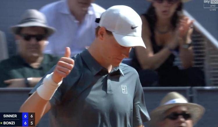 Il pollice di Sinner - X