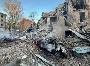 Ucraina, attacco russo su più regioni: morti e decine di feriti