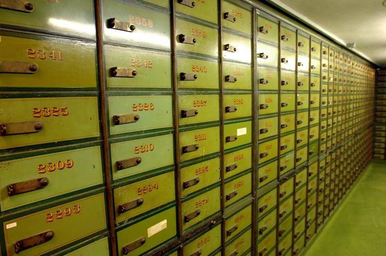 Cassette di sicurezza, immagine di repertorio (Fotogramma/Ipa)