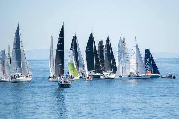 Svi 2026: partita la regata dell’Accademia Navale