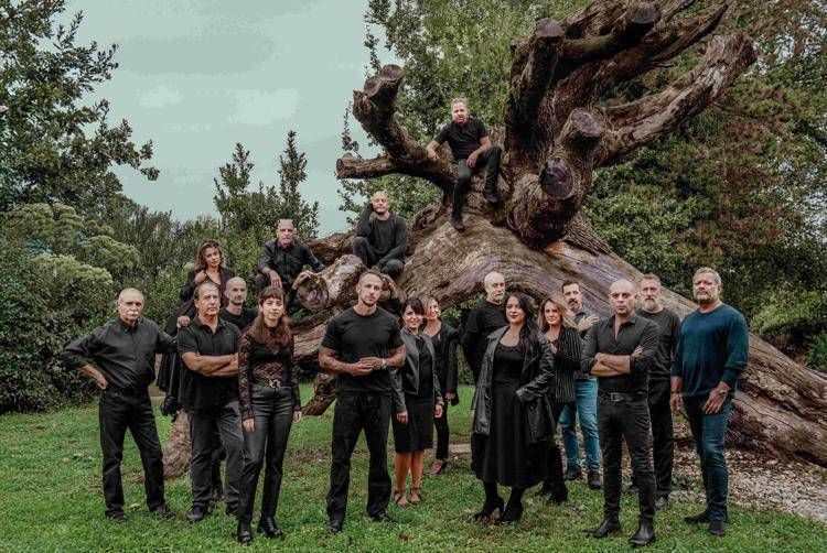 L'Orchestra del Paese Immobile, 14 inediti in dialetto velletrano tra il sinfonico e il punk