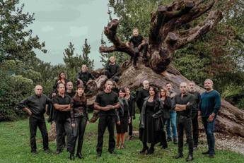 L'Orchestra del Paese Immobile, 14 inediti in dialetto velletrano tra il sinfonico e il punk