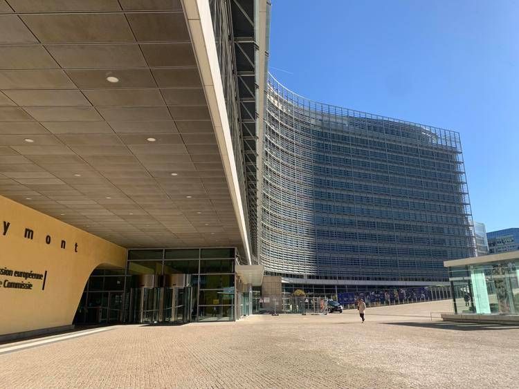 Veduta esterna di palazzo Berlaymont, sede della Commissione Europea a Bruxelles  - Foto Adnkronos