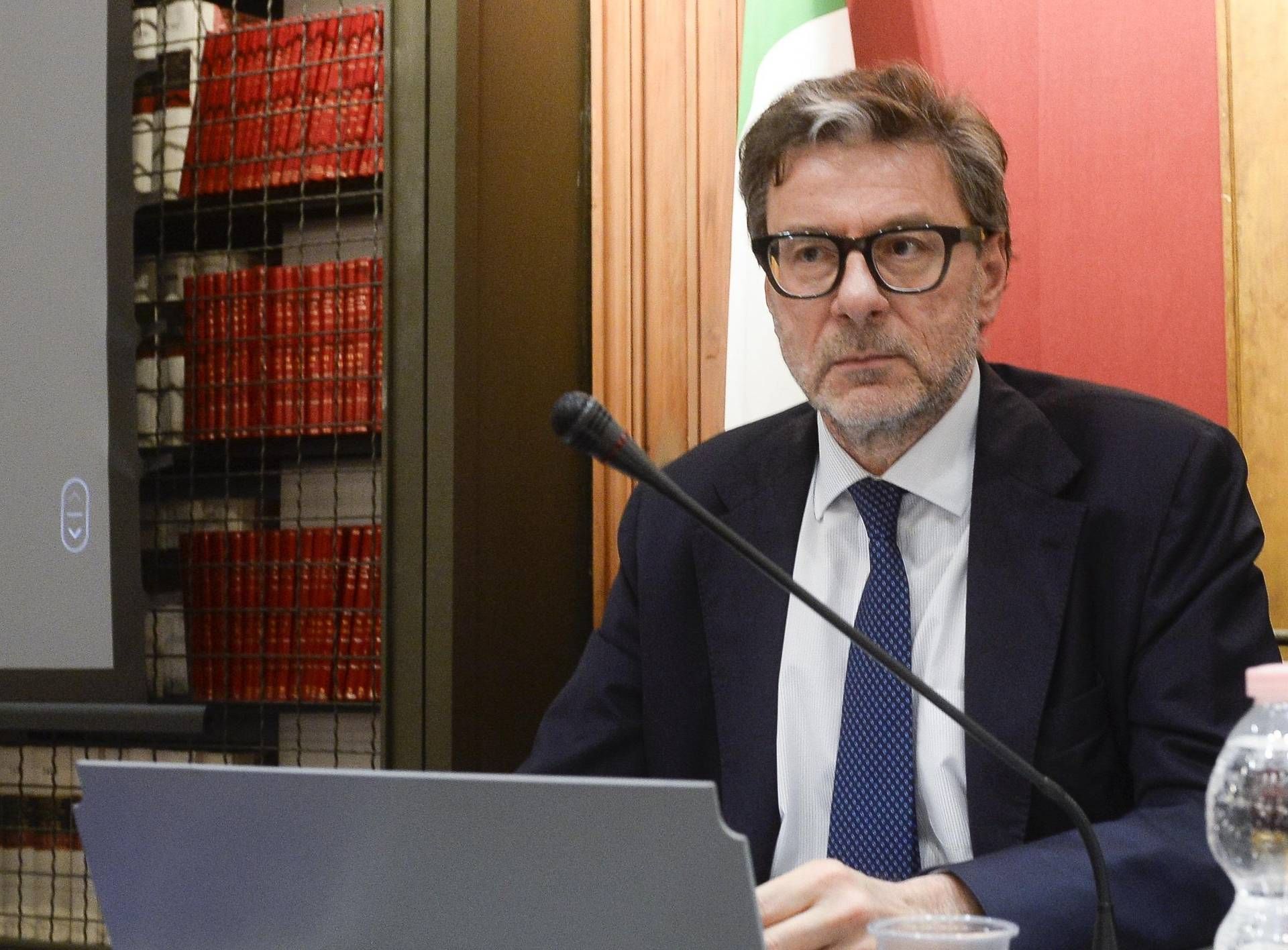 Ridotto deficit senza manovre restrittive