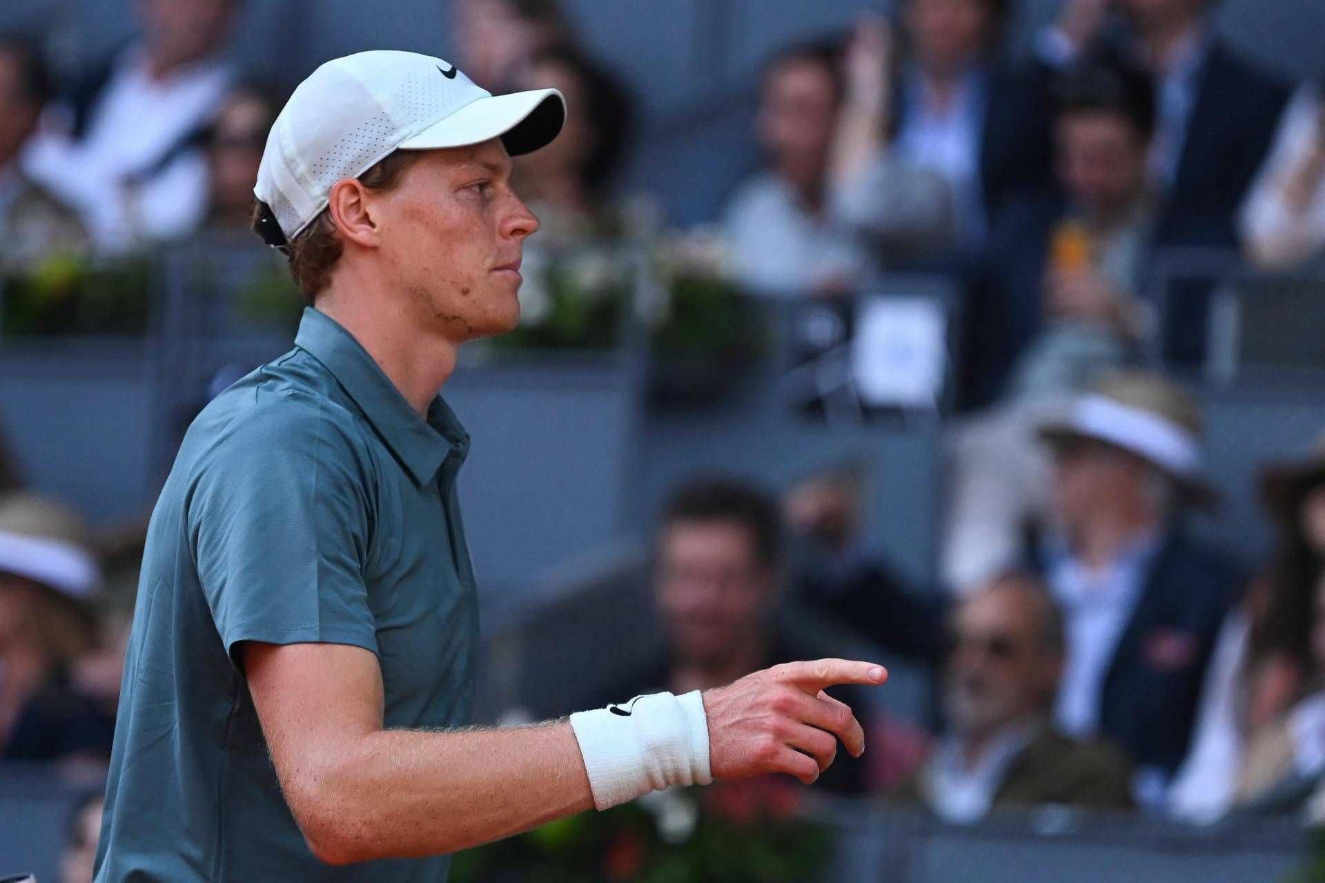 Sinner invincibile? Il confronto con Nadal-Djokovic e la risposta di Jannik