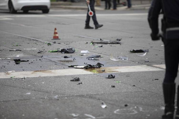 Scontro tra auto e moto a Milano nella notte, muore un 21enne - Fotogramma /ipa