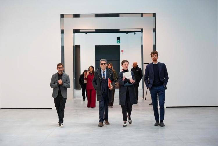 (Pietrangelo Buttafuoco al centro della foto)