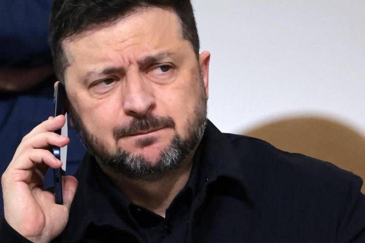 Ucraina, attacco russo su Merefa: morti e feriti. Zelensky: “Putin deciderà tra guerra e diplomazia”